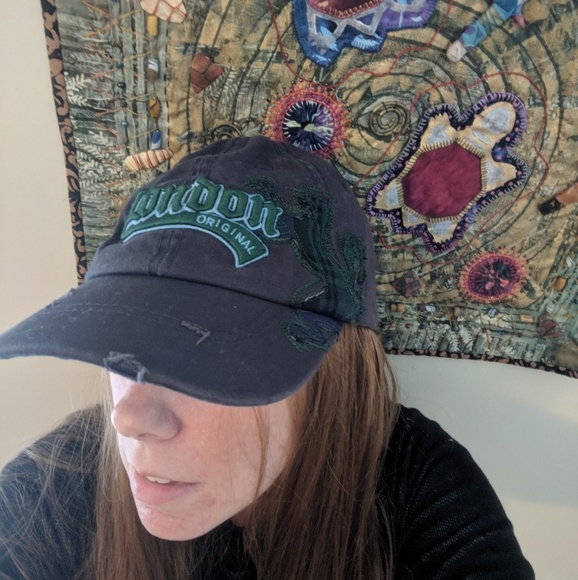 London hat (Like New) - Picture 5 of 11